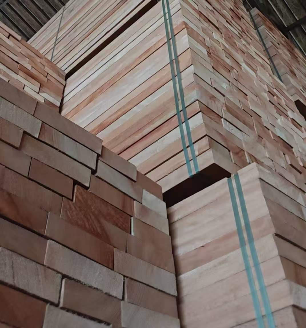 Okoumé sawn timber okoume plywood stacks